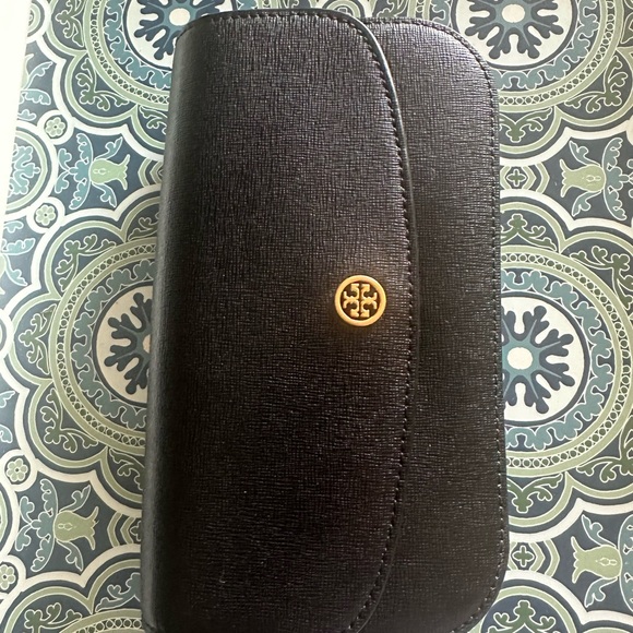 Tory Burch Robinson Chain Wallet - Picture 4 of 8